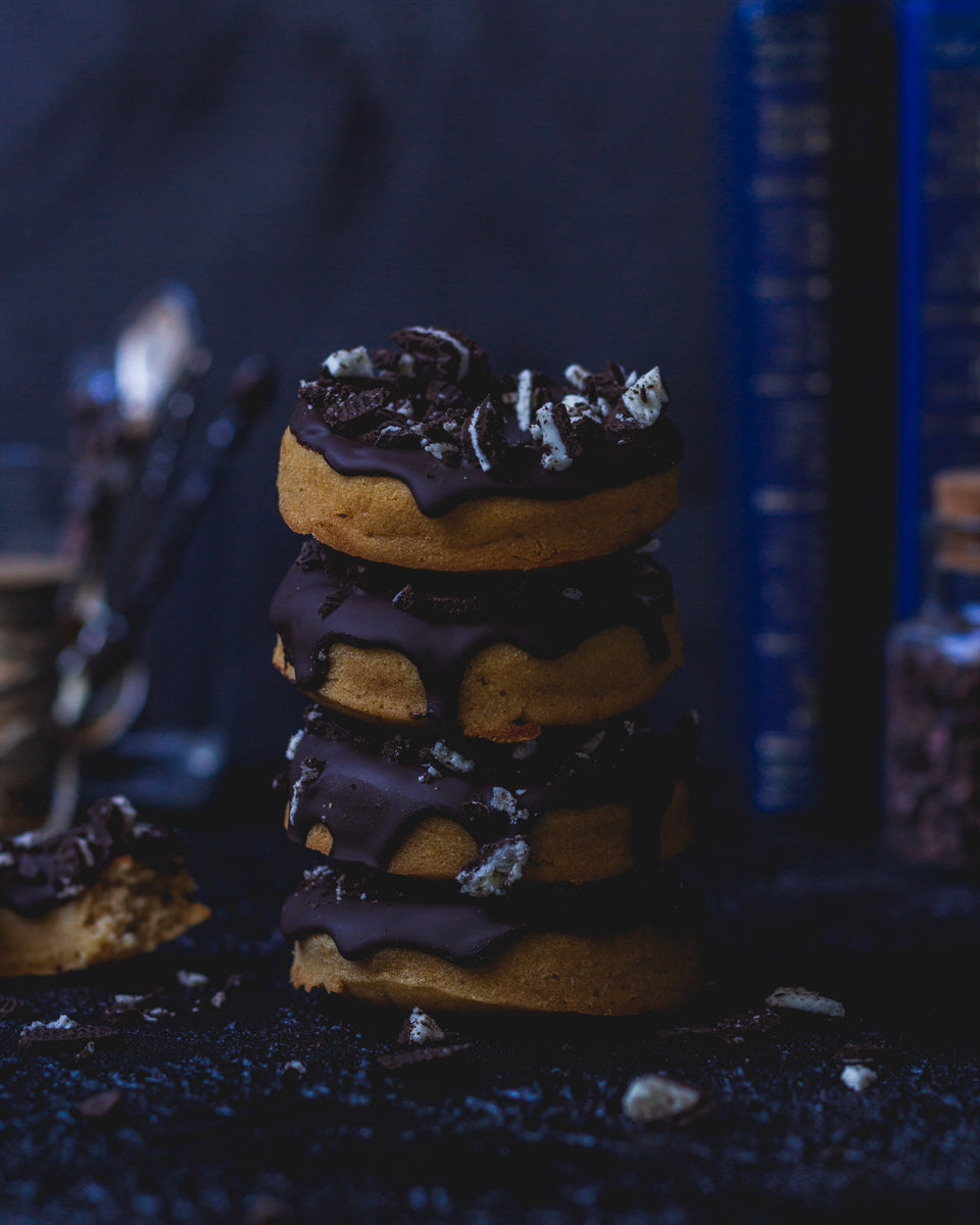 Food Fotografie Donuts auf strukturiertem, dunklen Backdrop