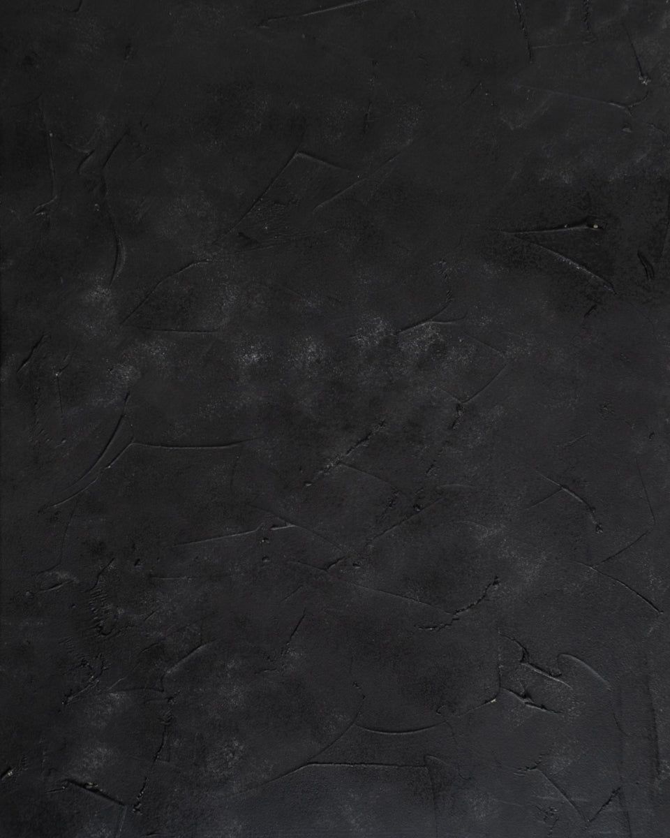 Backdrop in schwarz gehalten für moody Produktfotografie